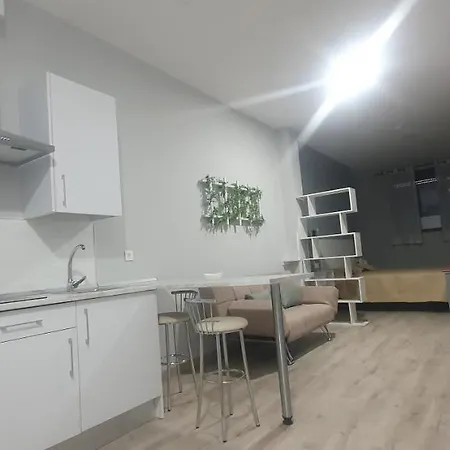 Trece Llaves Jacuzzi Bajo Reserva Lägenhet *