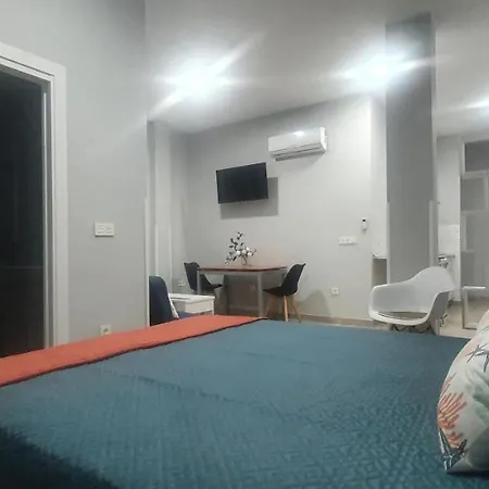 Trece Llaves Jacuzzi Bajo Reserva *