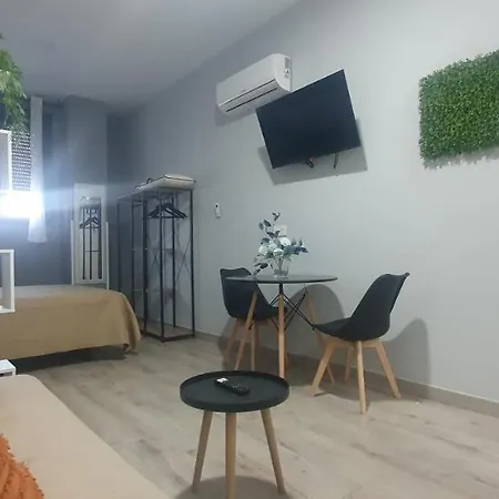 Trece Llaves Jacuzzi Bajo Reserva Lägenhet *