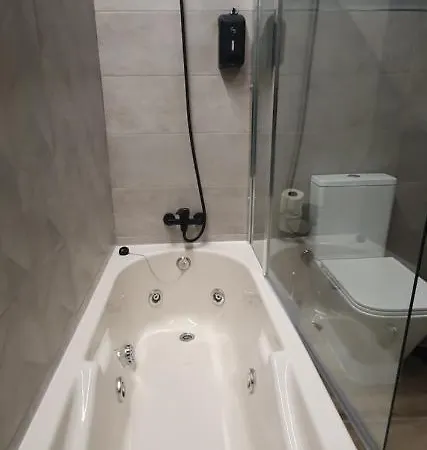 Trece Llaves Jacuzzi Bajo Reserva