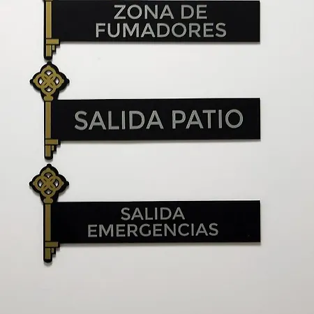 Trece Llaves Jacuzzi Bajo Reserva Lägenhet *