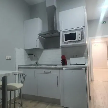 Trece Llaves Jacuzzi Bajo Reserva *