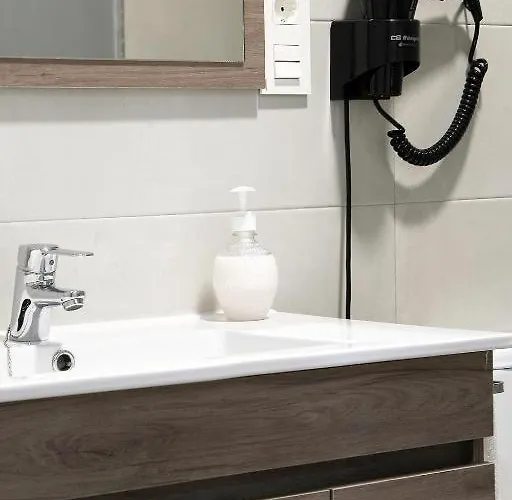 Trece Llaves 아파트 *